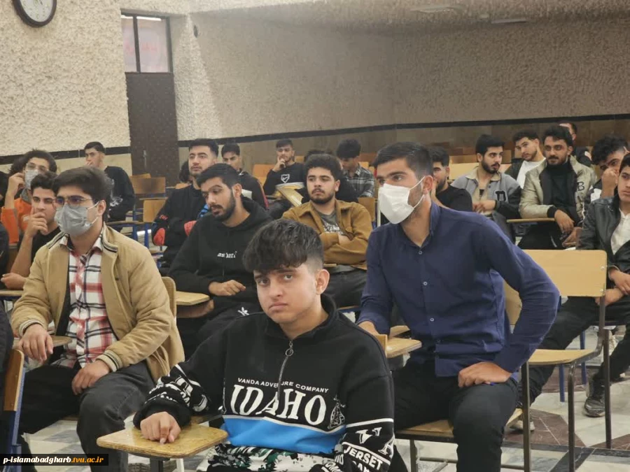 برگزاری انتخابات شورای ورزش آموزشکده ملی مهارت شهرستان اسلام آبادغرب با حضور معاونت آموزشی ، دانشجویی وفرهنگی  5