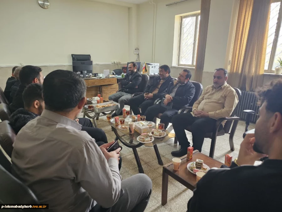 جلسه ریاست ومعاونت مرکز با بسیج دانشجویی استان کرمانشاه  7