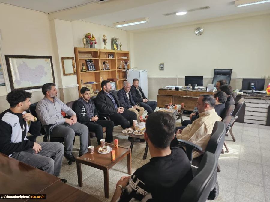 جلسه ریاست ومعاونت مرکز با بسیج دانشجویی استان کرمانشاه  8