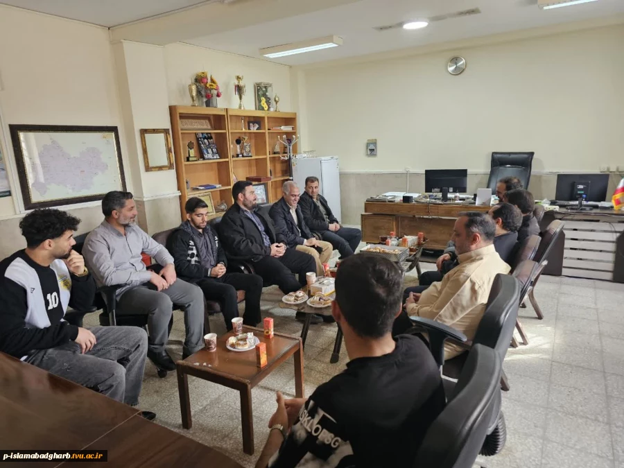 جلسه ریاست ومعاونت مرکز با بسیج دانشجویی استان کرمانشاه  9