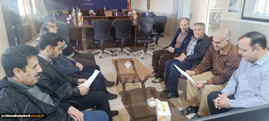 برگزاری جلسه شورای فرهنگی جهت برنامه‌ریزی مناسبت‌های ملی و مذهبی 5