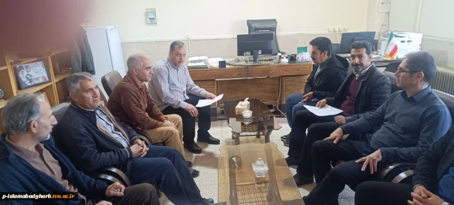 برگزاری جلسه شورای فرهنگی جهت برنامه‌ریزی مناسبت‌های ملی و مذهبی 6